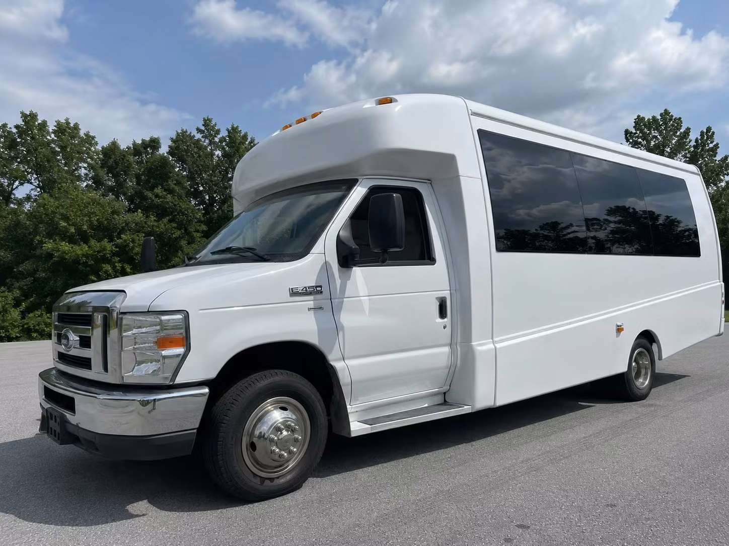 prom night party buses in bridgeport that keep the energy going all night long